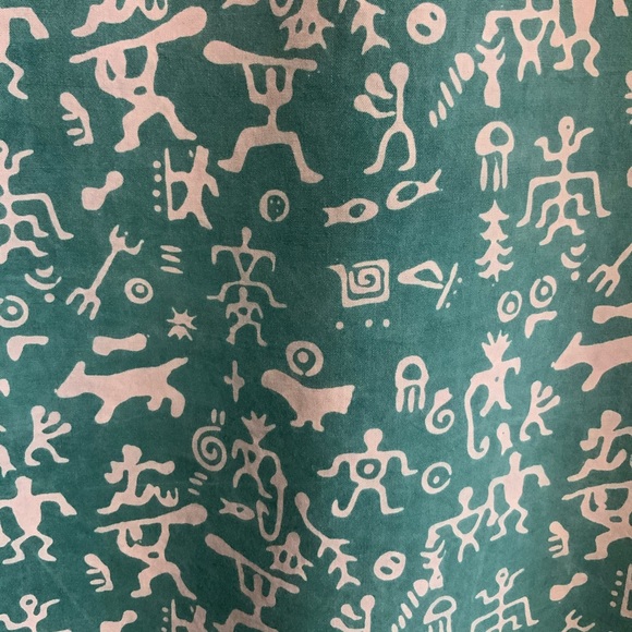 🌊 Petro Prints Hawaii Short Sleeve Button Down 🌊 - Picture 4 of 6